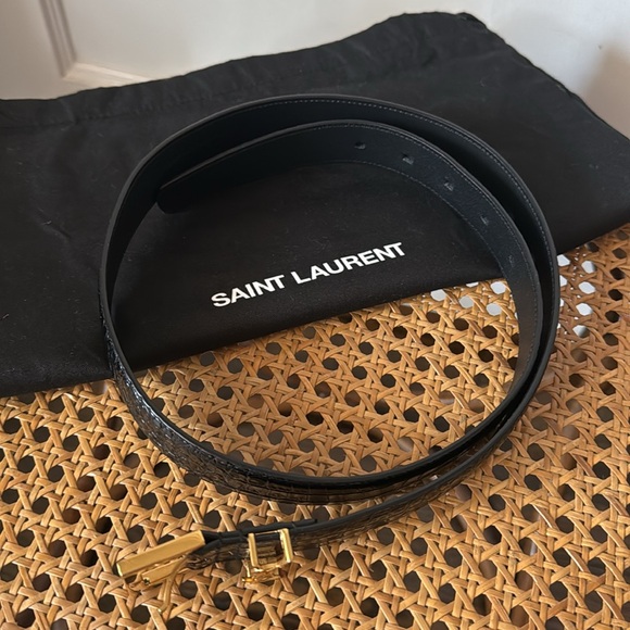 YSL Saint Laurent Cassandre shiny crocodile-embossed leather belt - Picture 6 of 9